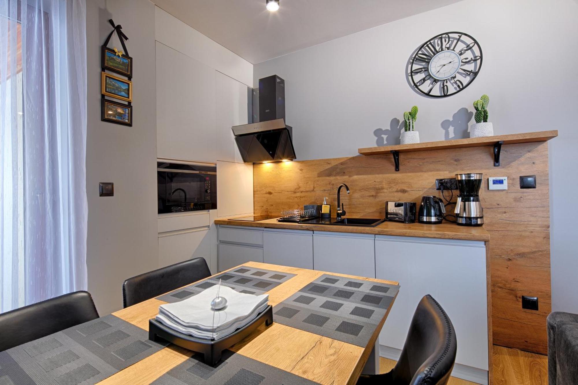 Deluxe Apartment